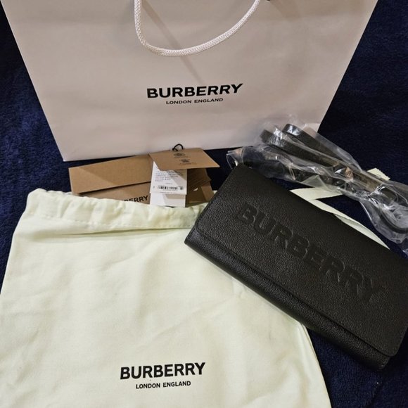 Brand New Burberry Wallet Bag With Tags and original receipt - Burberry - Picture 2 of 6